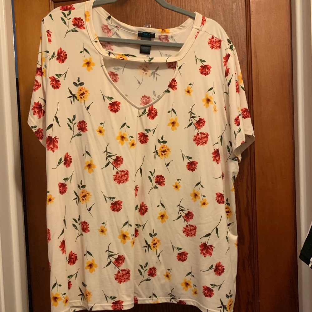 Key hole shirt